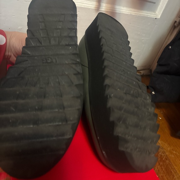 UGG Olive Platform Boots - Picture 7 of 7